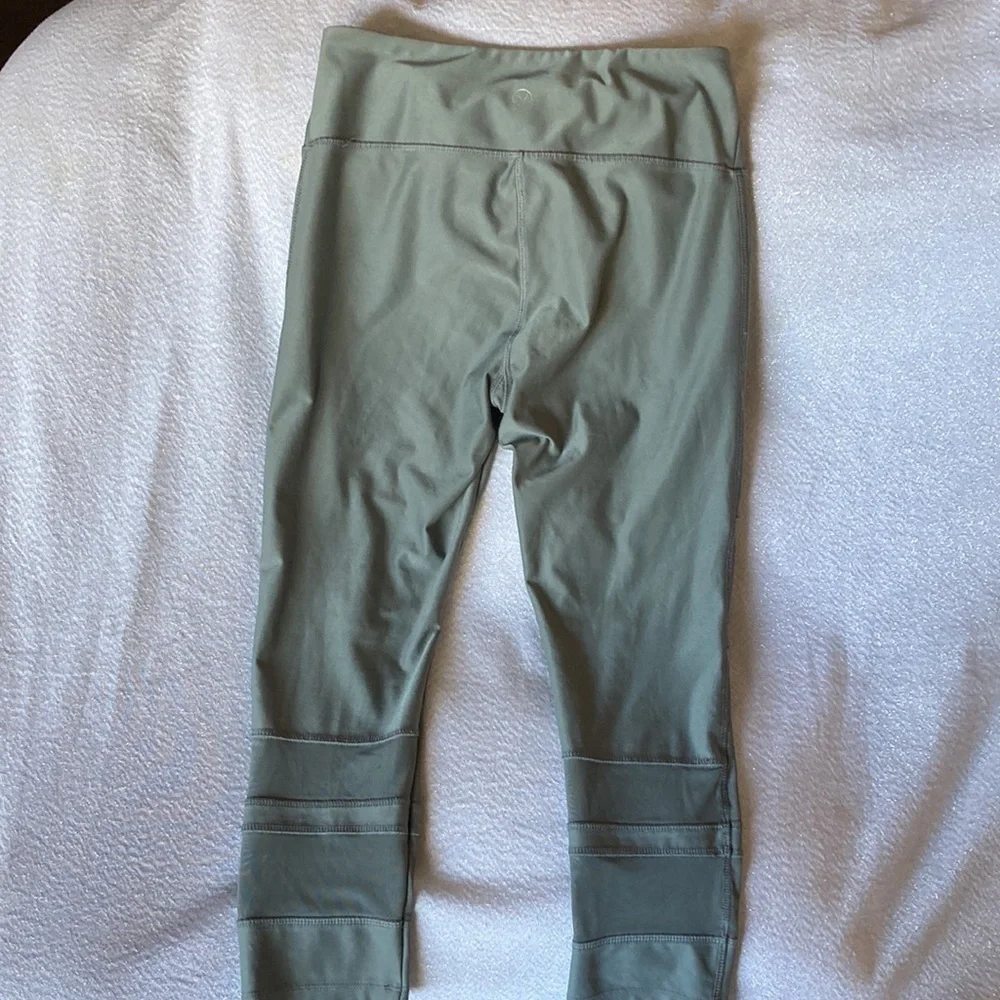 Vogo Athletica Gray Mesh Inserts leggings, size S